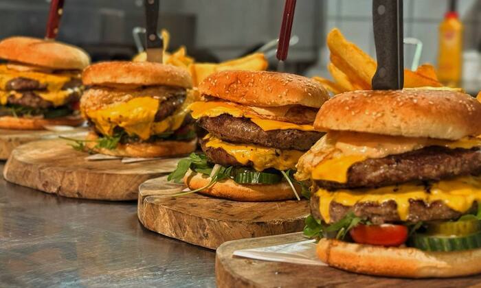 Burgers - een must-have voor een stevige lunch of diner in Sluis!